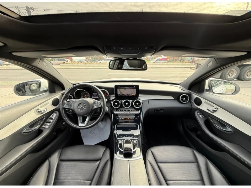 Mercedes-Benz 300 * //AMG PKG | PANO | 360 CAMERA | NAVI * CARFAX * , снимка 12 - Автомобили и джипове - 53046682