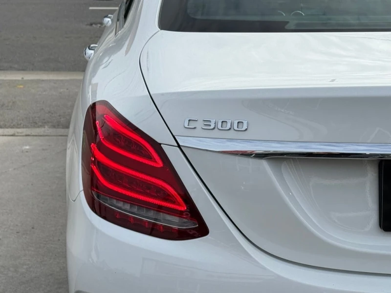 Mercedes-Benz 300 * //AMG PKG | PANO | 360 CAMERA | NAVI * CARFAX * , снимка 11 - Автомобили и джипове - 53046682