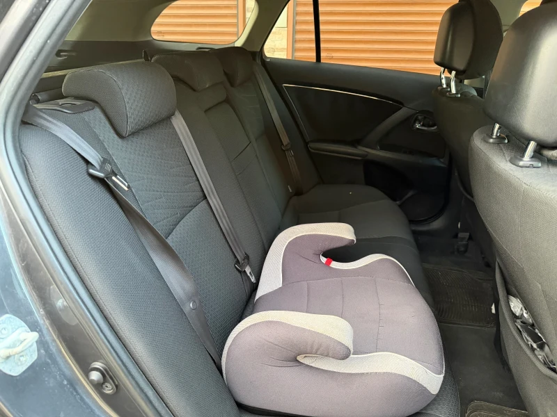 Toyota Avensis 2.0d4d 150hp, снимка 7 - Автомобили и джипове - 53047378