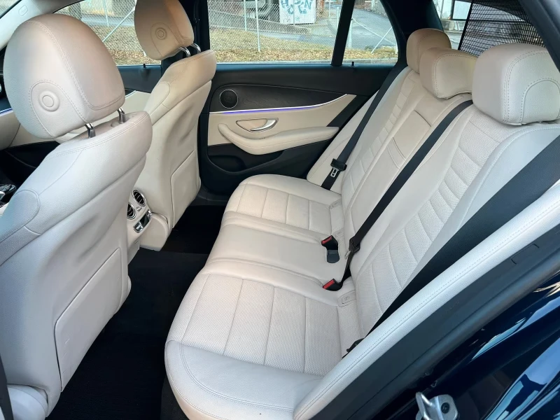 Mercedes-Benz E 220 2.0/194HP/4X4/DISTR/360/MULTIBEAM/128h, снимка 13 - Автомобили и джипове - 53444343