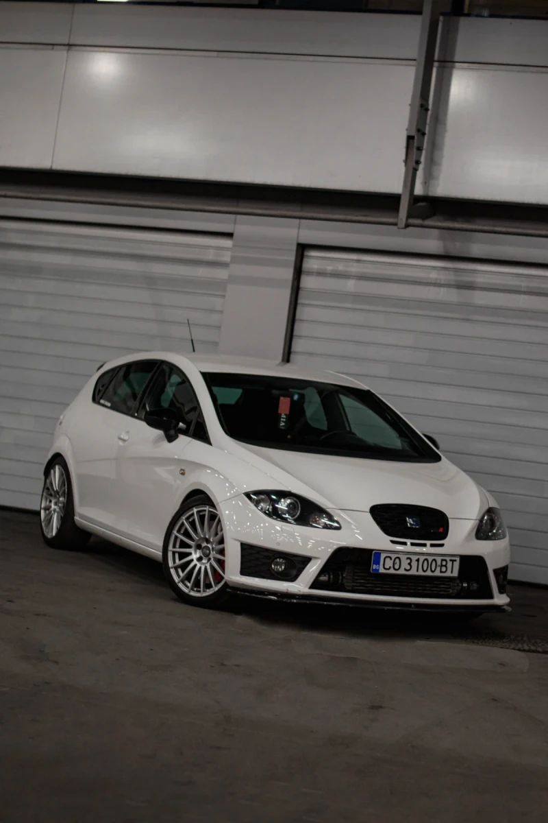 Seat Leon CUPRA R 350HP, снимка 2 - Автомобили и джипове - 53466627
