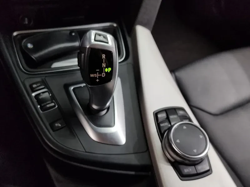 BMW 320 d, снимка 9 - Автомобили и джипове - 54589696