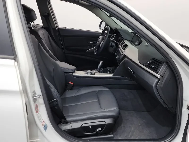 BMW 320 d, снимка 11 - Автомобили и джипове - 54589696