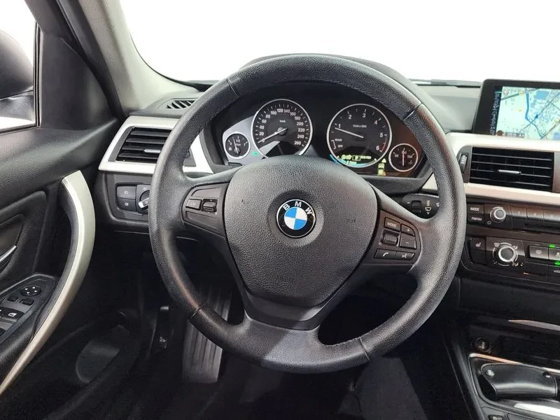 BMW 320 d, снимка 13 - Автомобили и джипове - 54589696