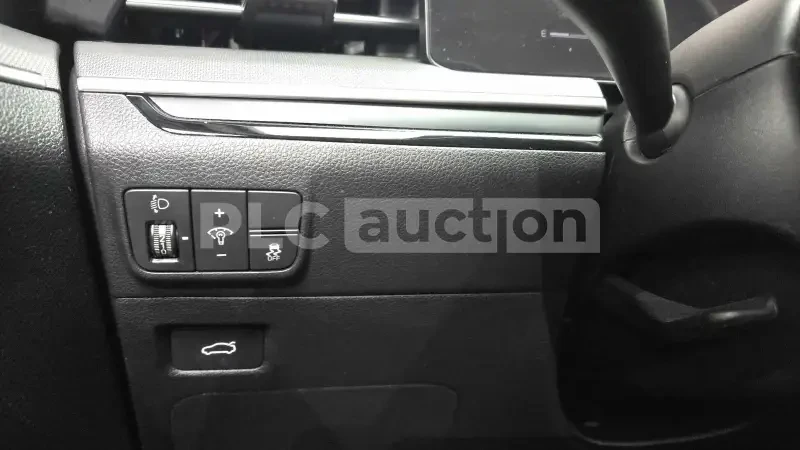 Kia K5 ФАБРИЧНА ГАЗ / ДИСТРОНИК / ЦЕНА ДО БЪЛГАРИЯ, снимка 16 - Автомобили и джипове - 55417424