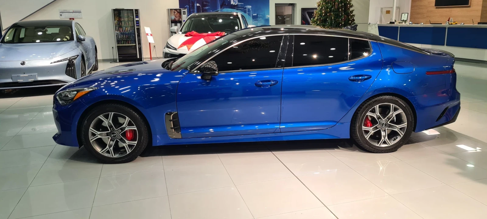 Kia Stinger 3.3 BiTurbo 370 - изображение 3