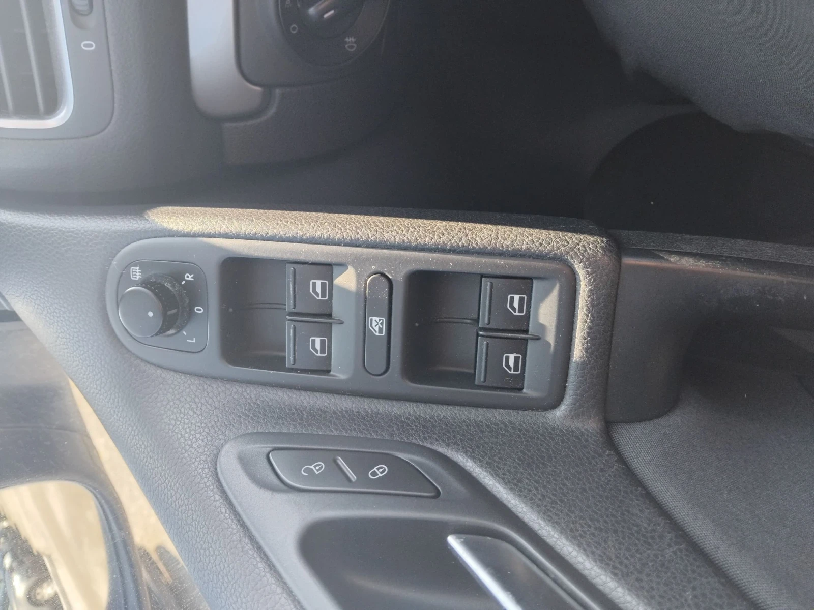 VW Golf 1.4i80кА/С - изображение 2
