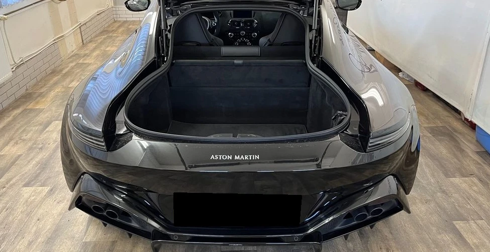 Aston Martin V8 Vantage  - изображение 6