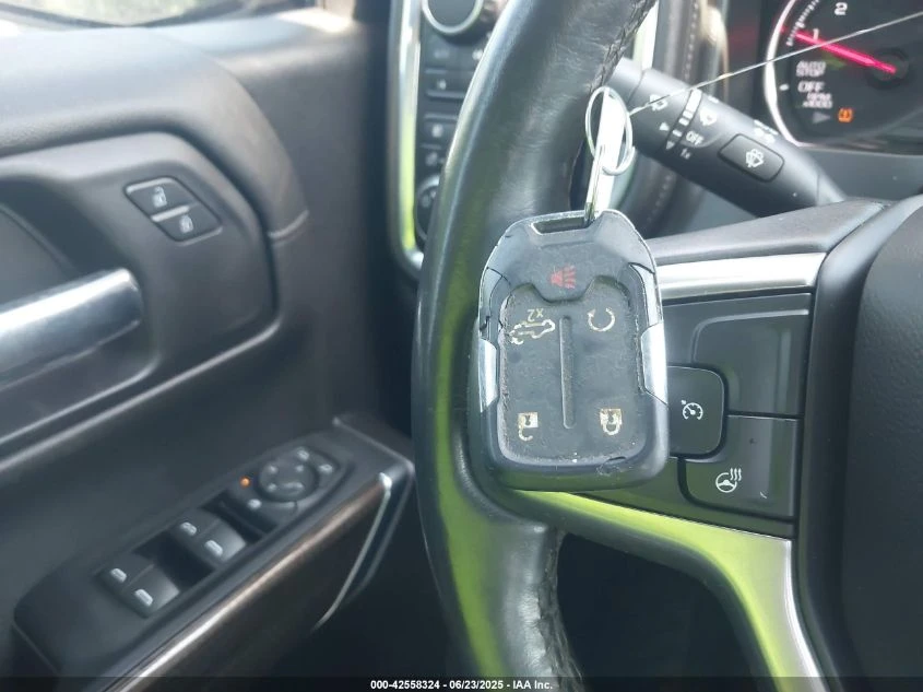 Chevrolet Silverado 5.3L V-8 DI, VVT, 355HP 4X4 Drive - изображение 3