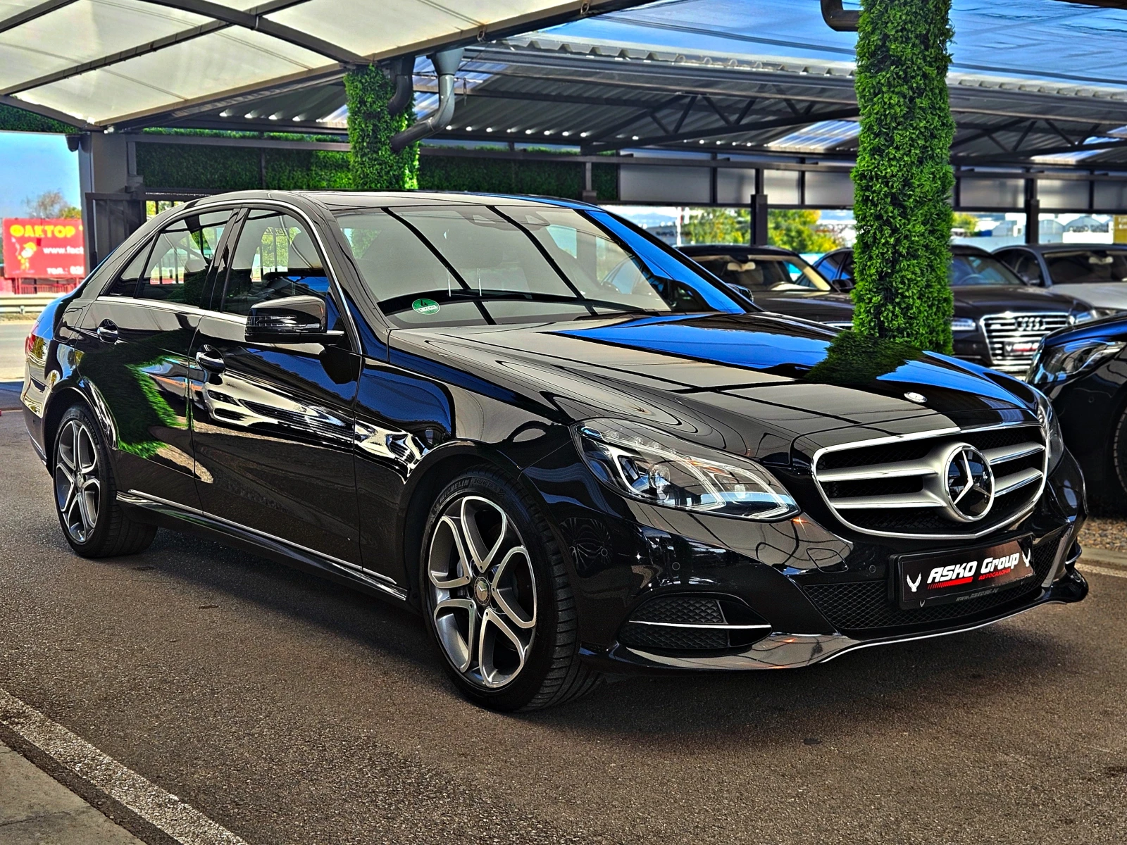 Mercedes-Benz E 350 AMG/FACE/4MAT/DISTR/CAMERA/ОБДУХ/AMBIENT/ПАМЕТ/LIZ - изображение 3