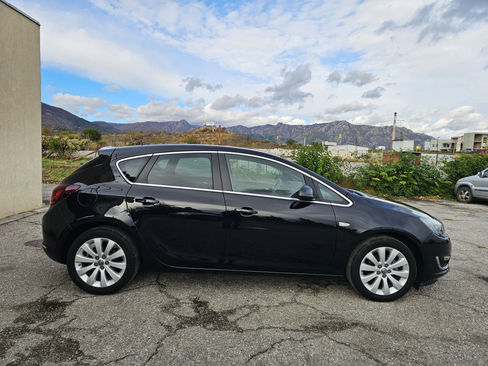 Opel Astra 1.4T LPG COSMO EURO 6B - изображение 8