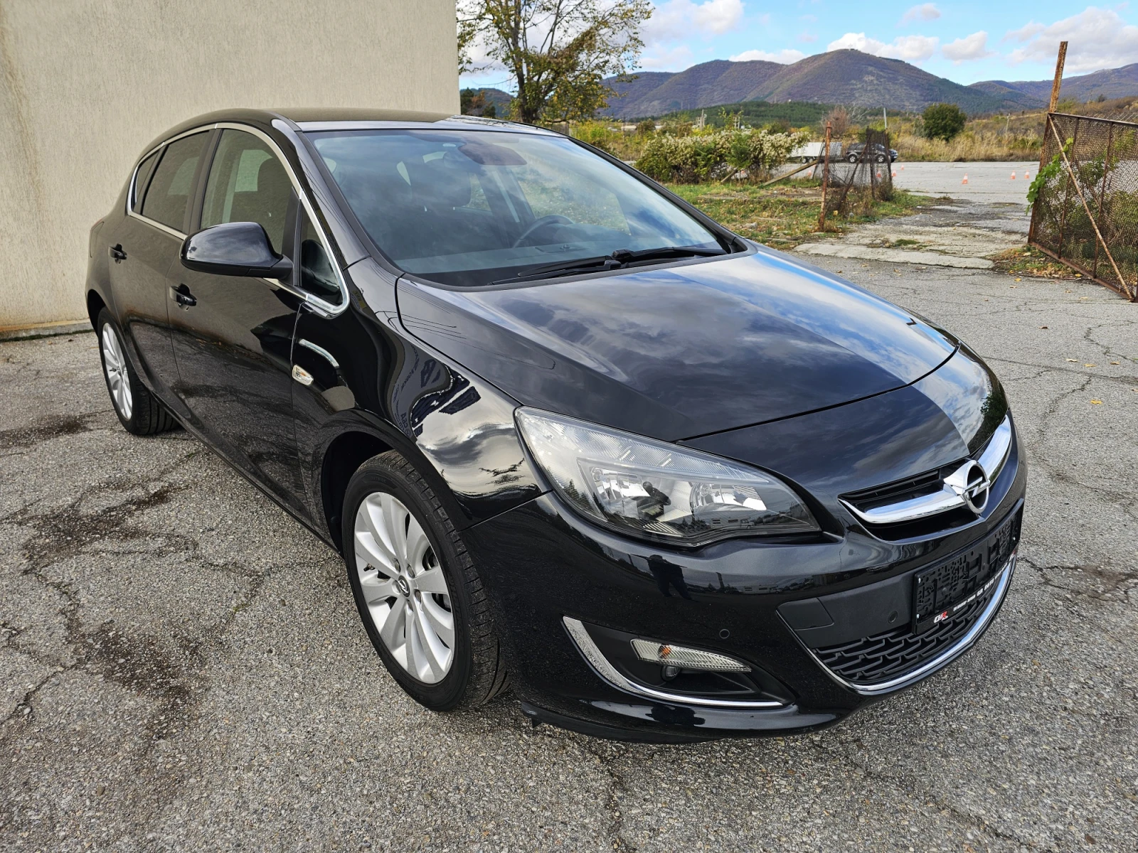 Opel Astra 1.4T LPG COSMO EURO 6B - изображение 3