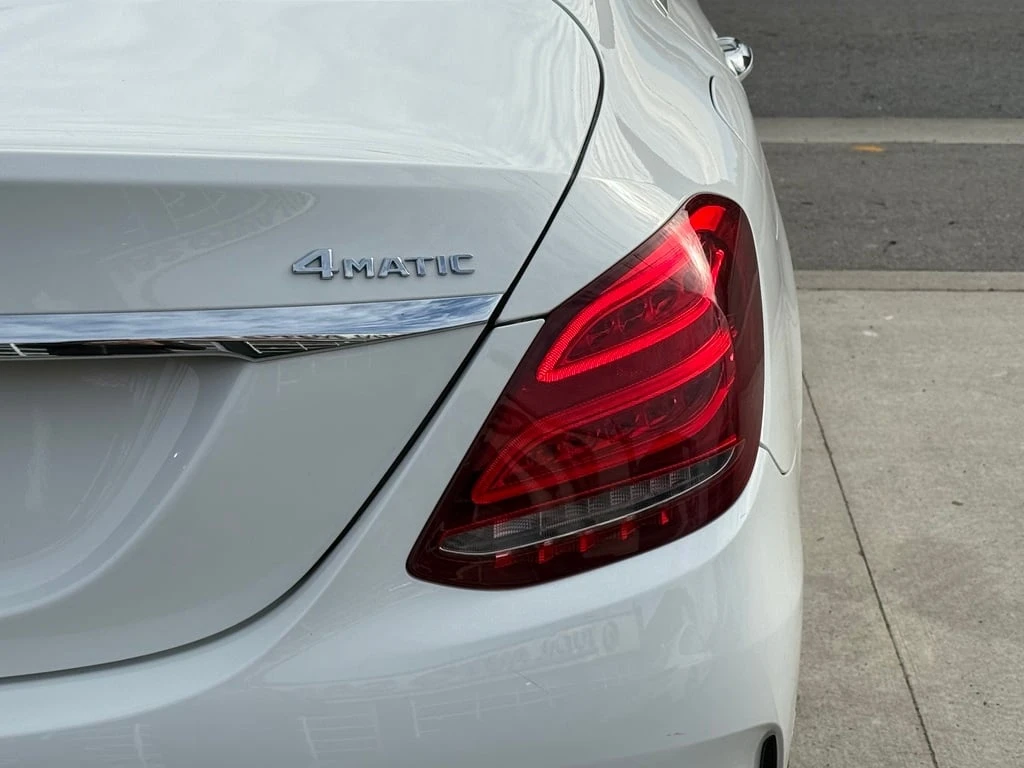 Mercedes-Benz 300 * //AMG PKG | PANO | 360 CAMERA | NAVI * CARFAX *  - изображение 9