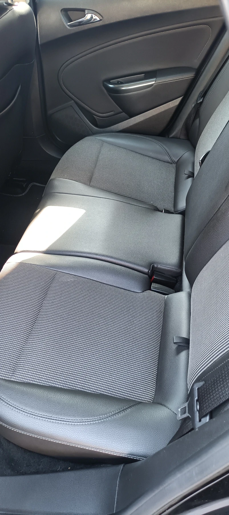 Opel Astra 1.7cdti, снимка 5 - Автомобили и джипове - 53705678