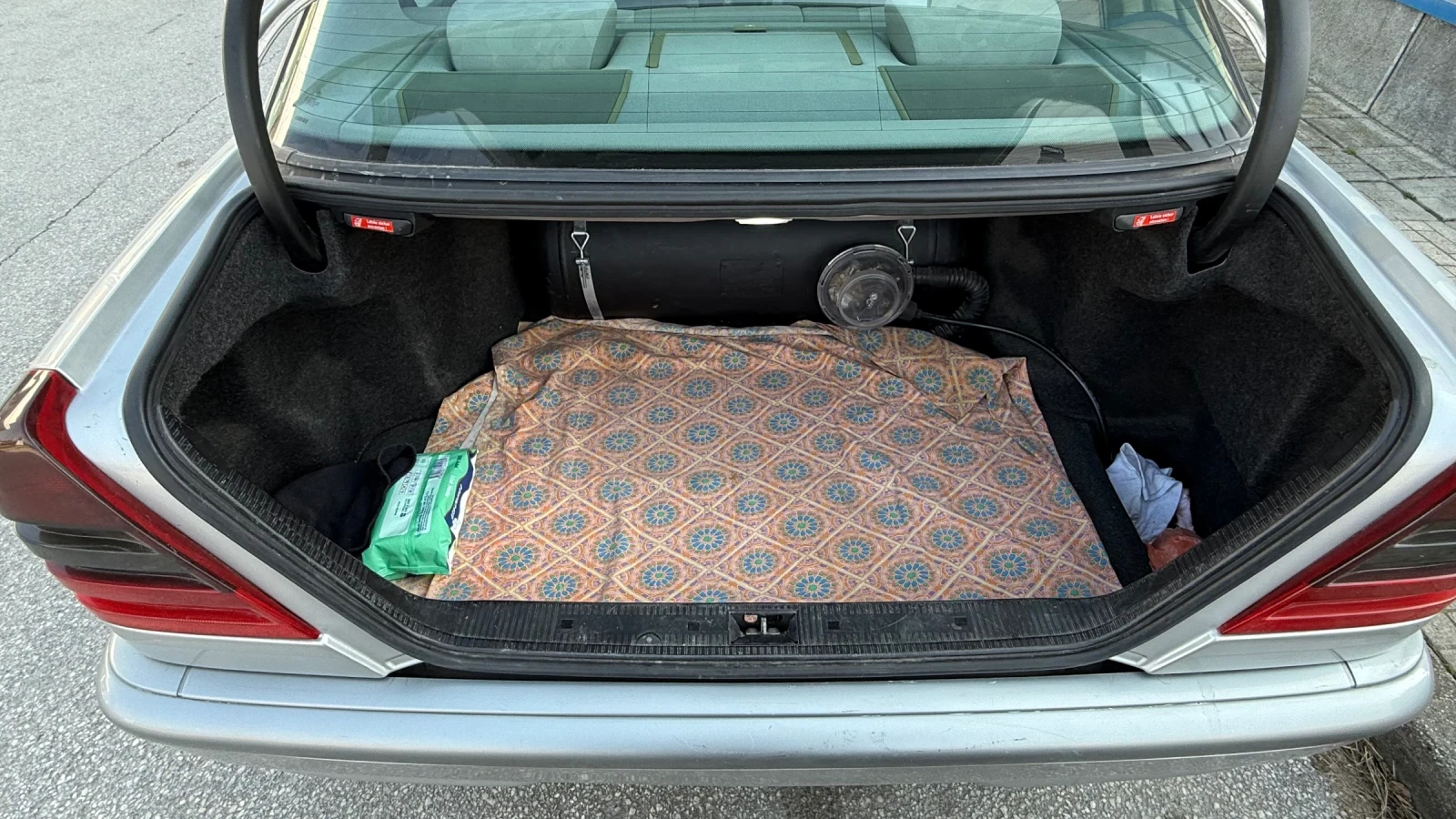 Mercedes-Benz C 200 Газ-бензин, снимка 14 - Автомобили и джипове - 53728054