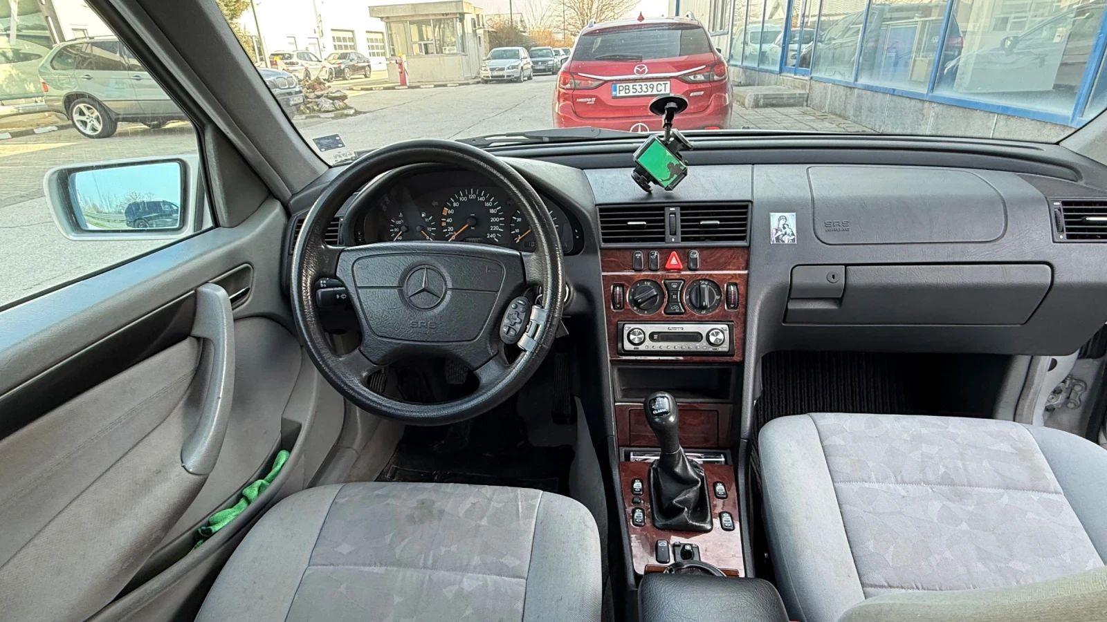 Mercedes-Benz C 200 Газ-бензин, снимка 7 - Автомобили и джипове - 53728054