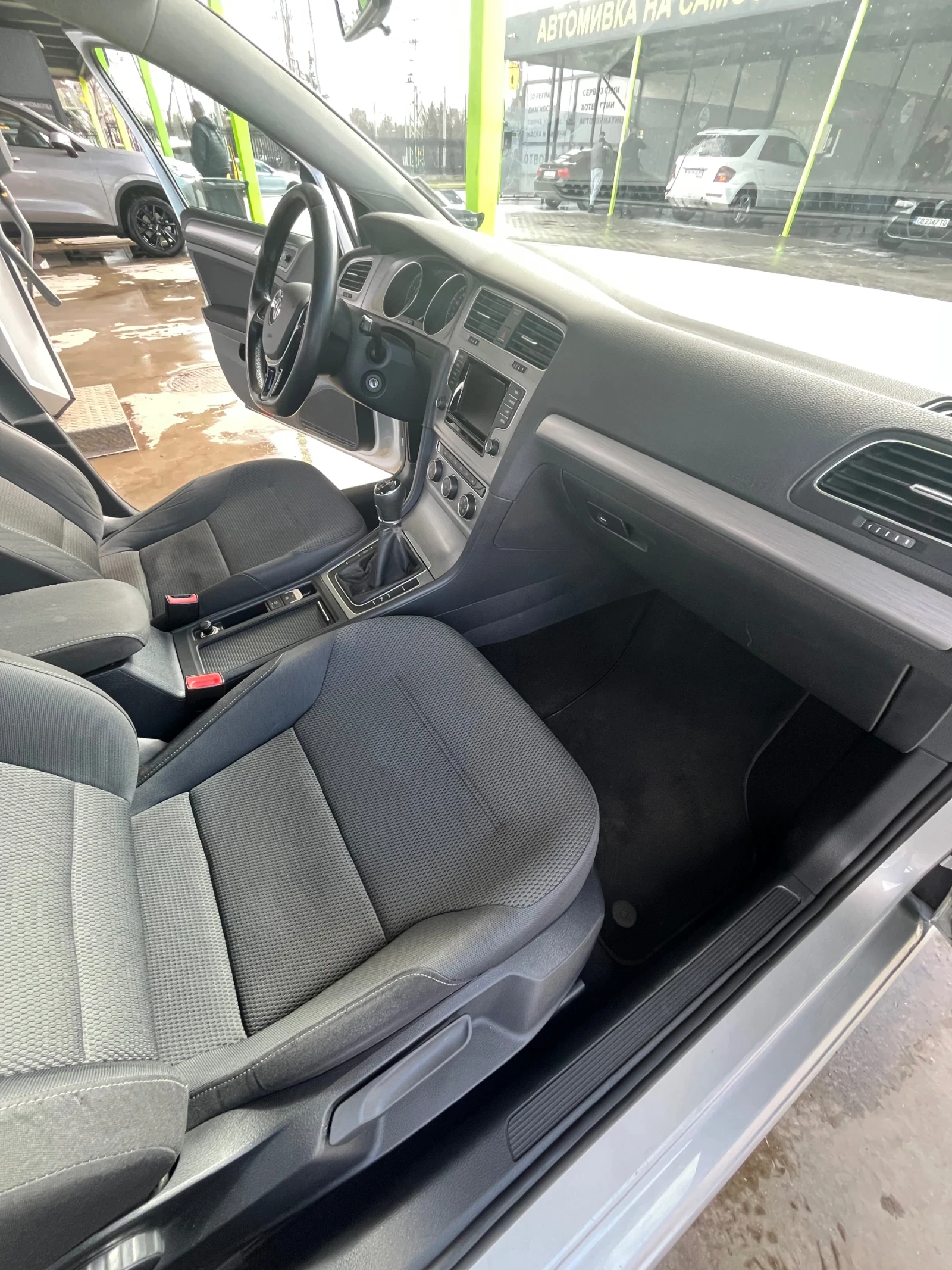 VW Golf, снимка 8 - Автомобили и джипове - 53736851