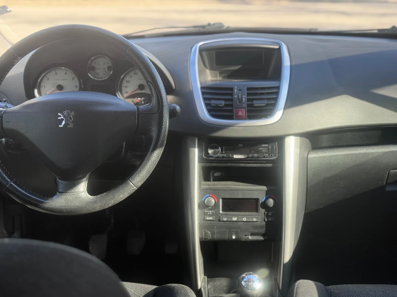 Peugeot 207 1.6 109кс, снимка 9 - Автомобили и джипове - 53799158