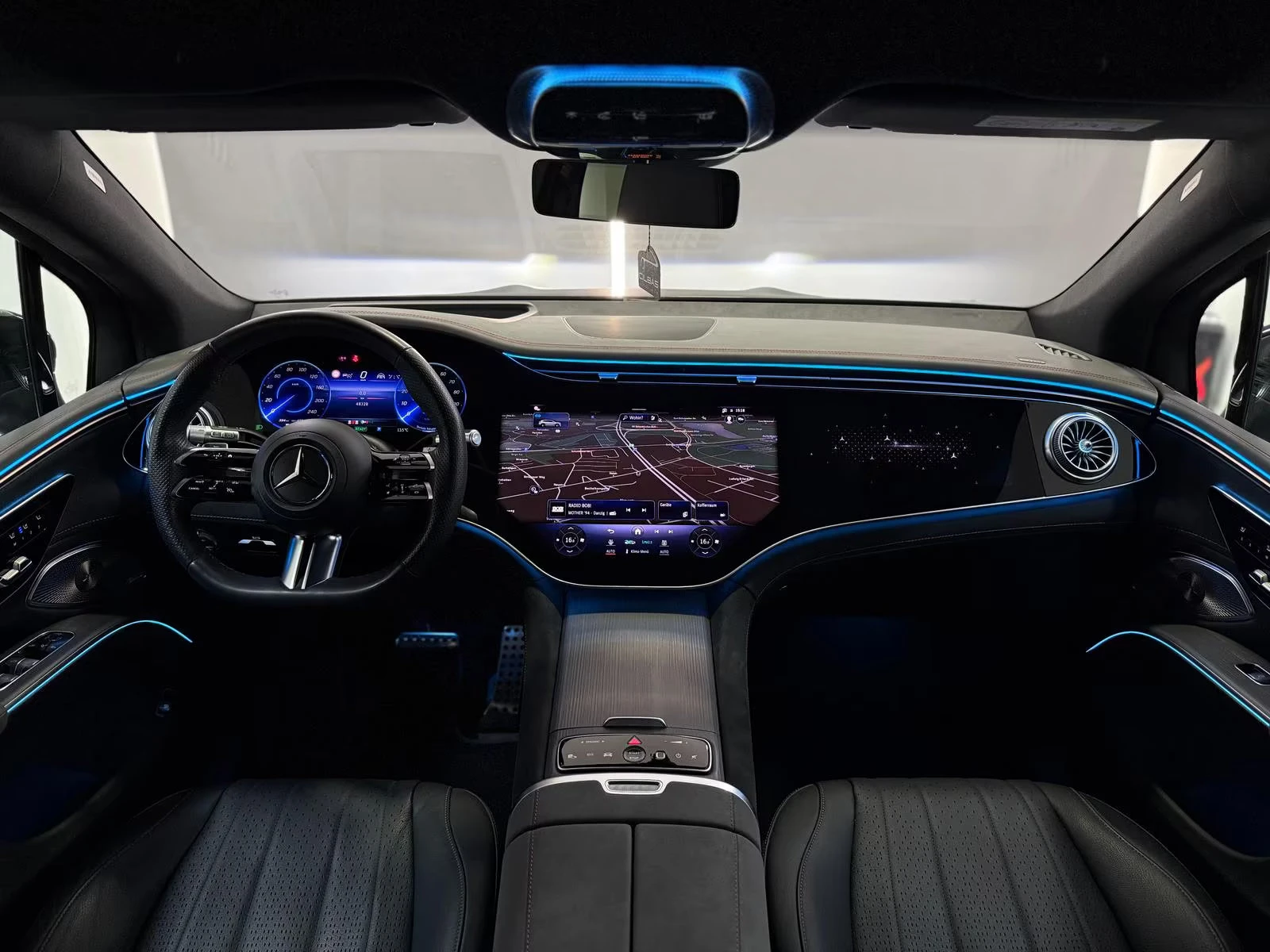 Mercedes-Benz EQS 450+ SUV/360HP/AMG/HYPER/PANO/HUD/360/NIGHT/164z, снимка 10 - Автомобили и джипове - 53861741