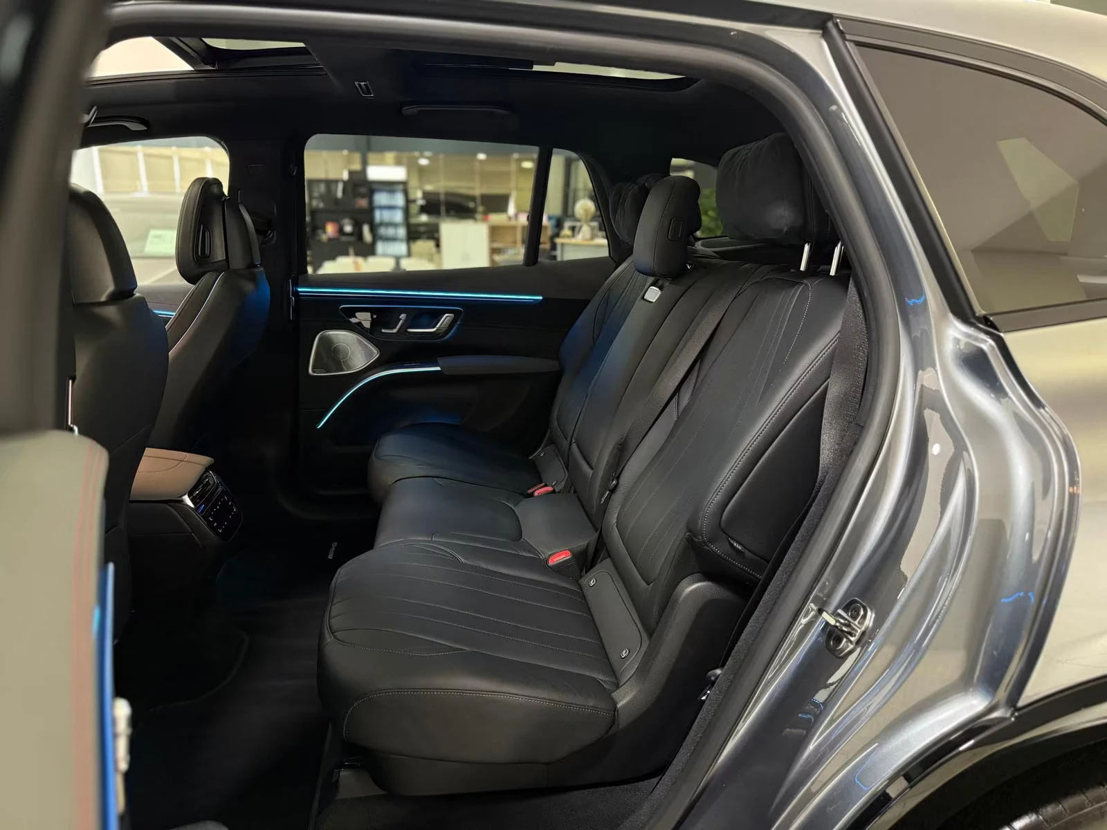 Mercedes-Benz EQS 450+ SUV/360HP/AMG/HYPER/PANO/HUD/360/NIGHT/164z, снимка 14 - Автомобили и джипове - 53861741