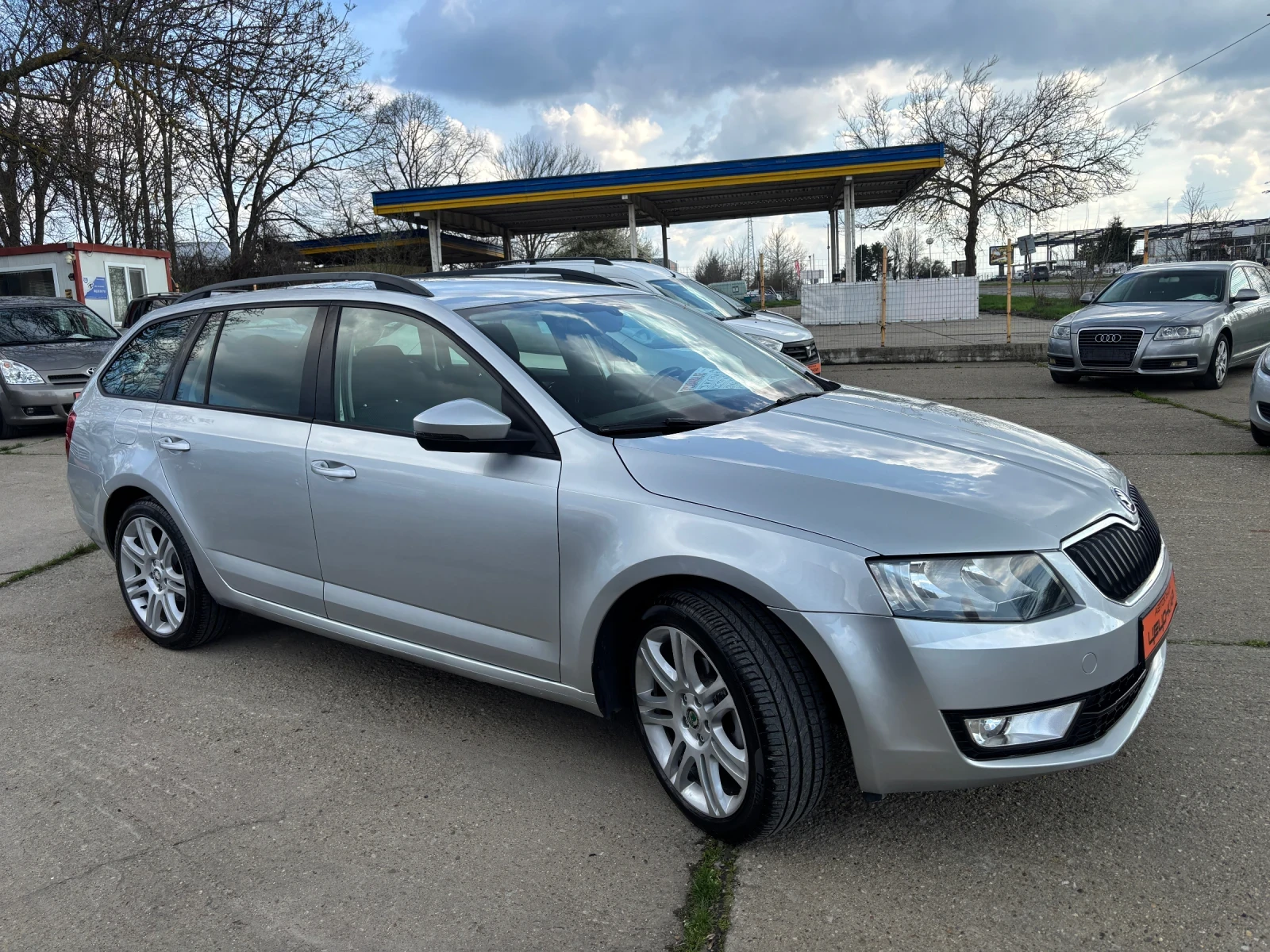 Skoda Octavia 2016+ 4* 4+ 1.6TDI+ 110кс+ С.ИСТОРИЯ+ Н.ГУМИ+ 6ск, снимка 3 - Автомобили и джипове - 54090551