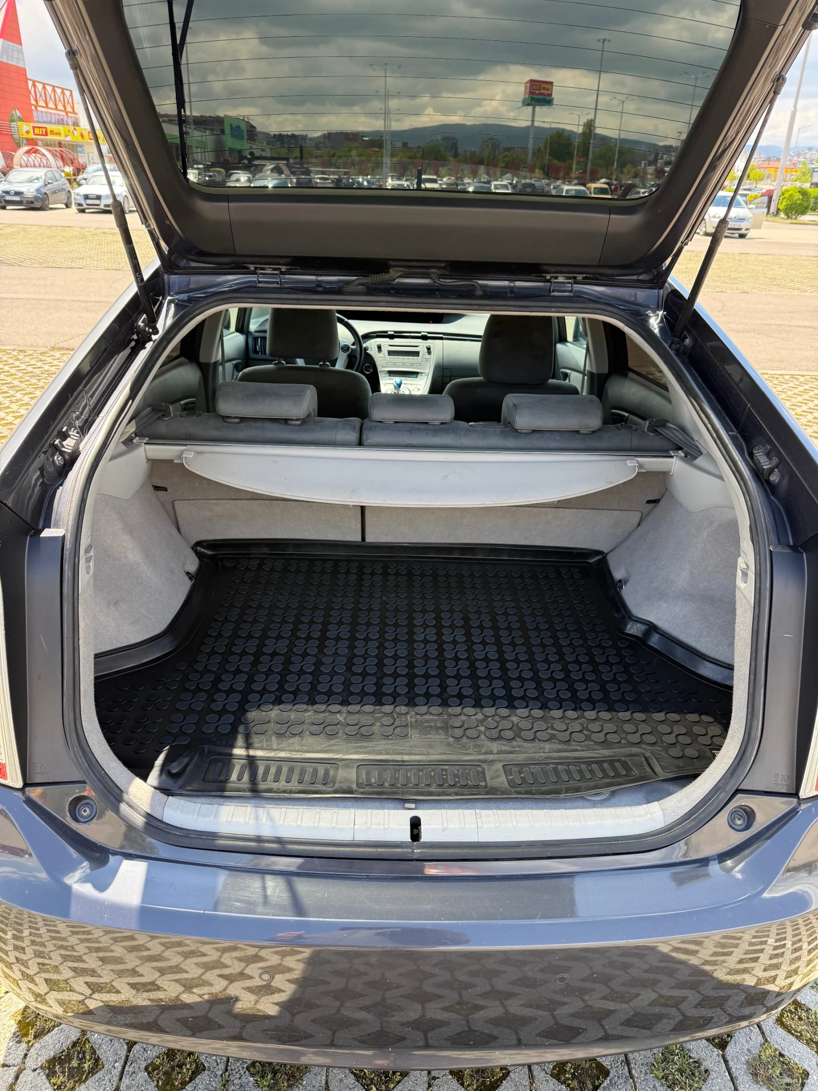 Toyota Prius, снимка 7 - Автомобили и джипове - 54386155