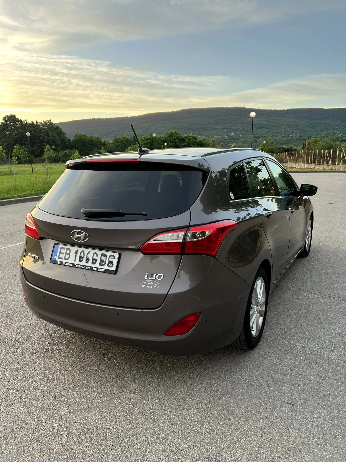 Hyundai I30 1.6 CRDi Premium , снимка 6 - Автомобили и джипове - 54895326