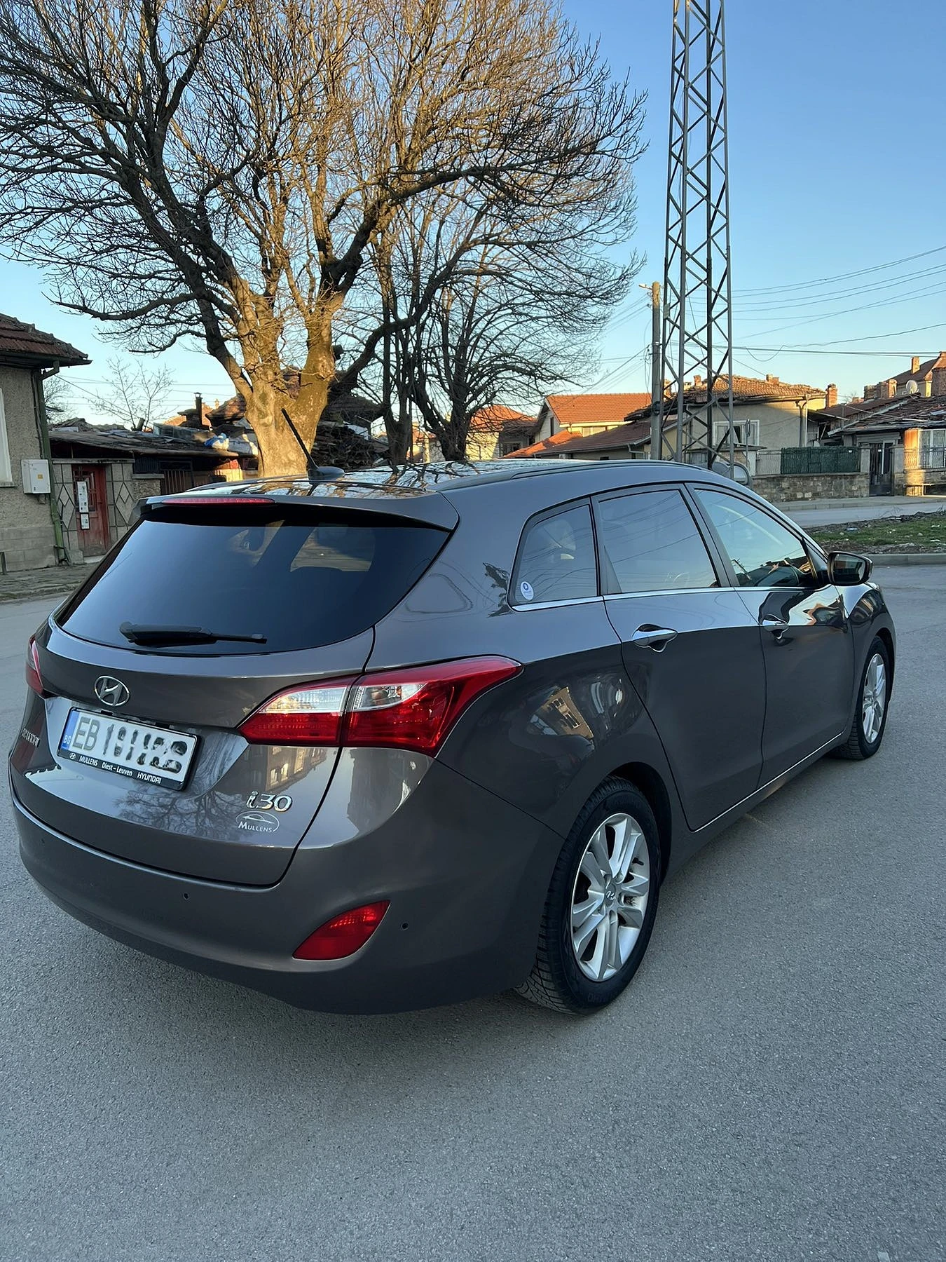 Hyundai I30 1.6 CRDi Premium, снимка 3 - Автомобили и джипове - 54895326