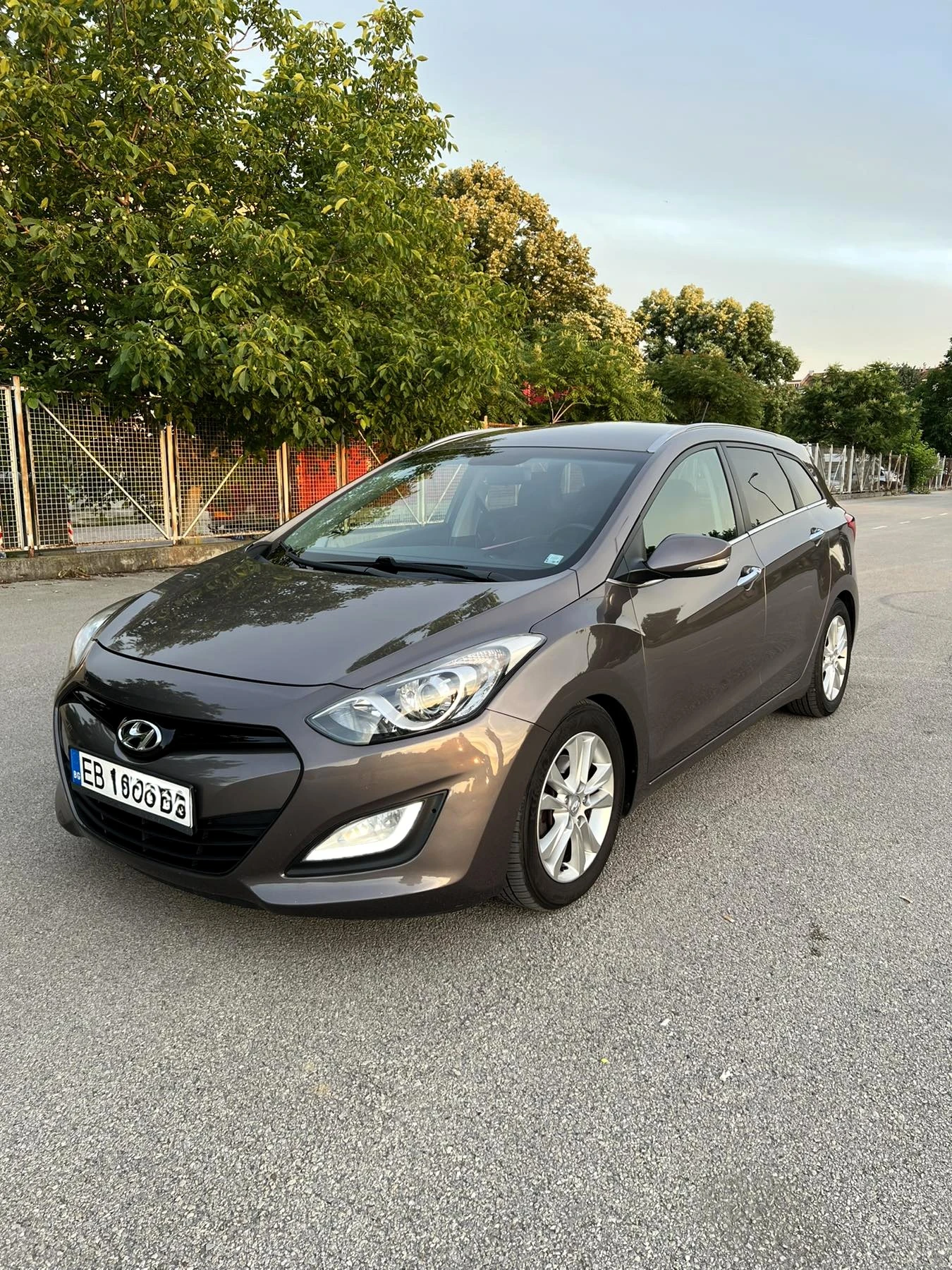 Hyundai I30 1.6 CRDi Premium , снимка 3 - Автомобили и джипове - 54895326