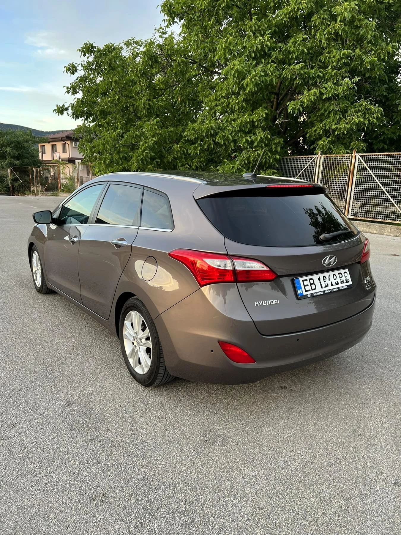 Hyundai I30 1.6 CRDi Premium , снимка 8 - Автомобили и джипове - 54895326