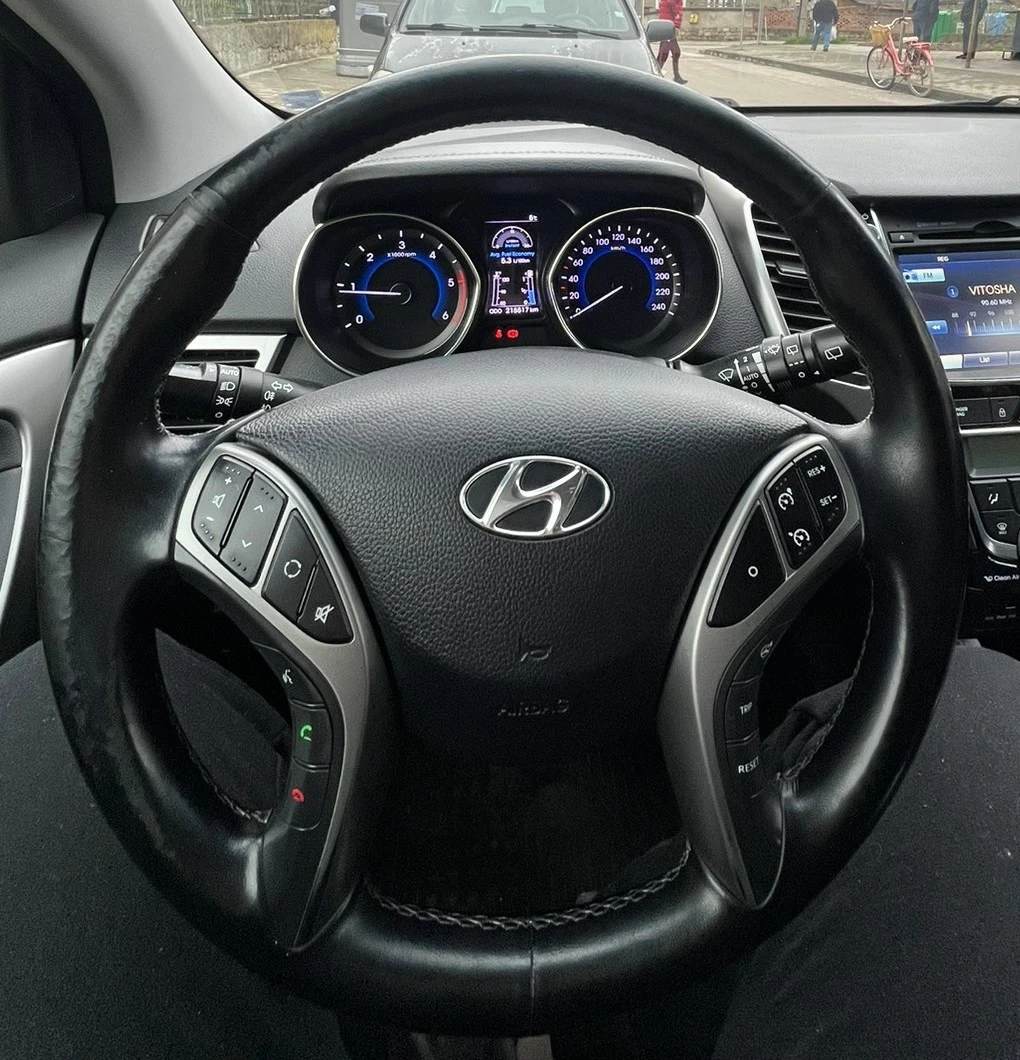 Hyundai I30 1.6 CRDi Premium, снимка 9 - Автомобили и джипове - 54895326