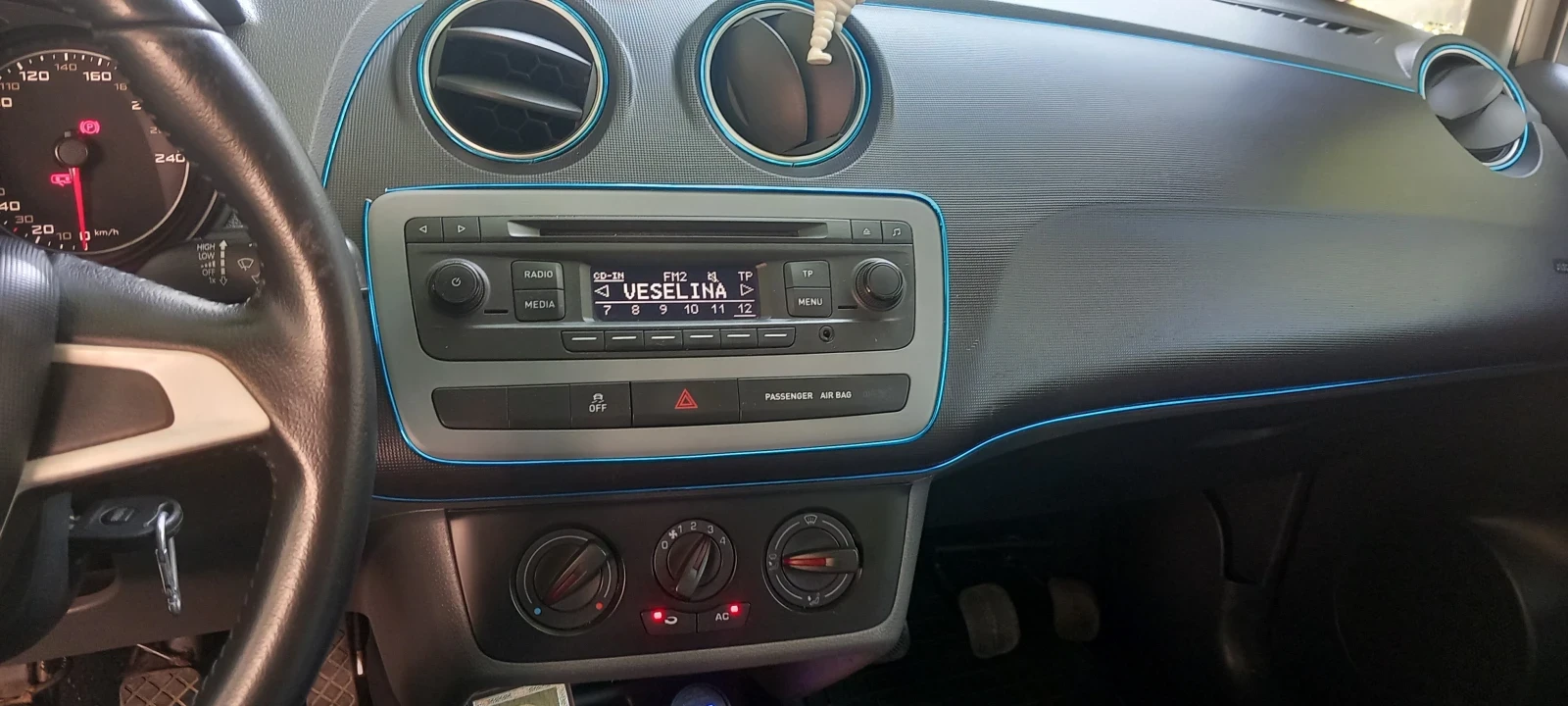 Seat Ibiza, снимка 3 - Автомобили и джипове - 55442535