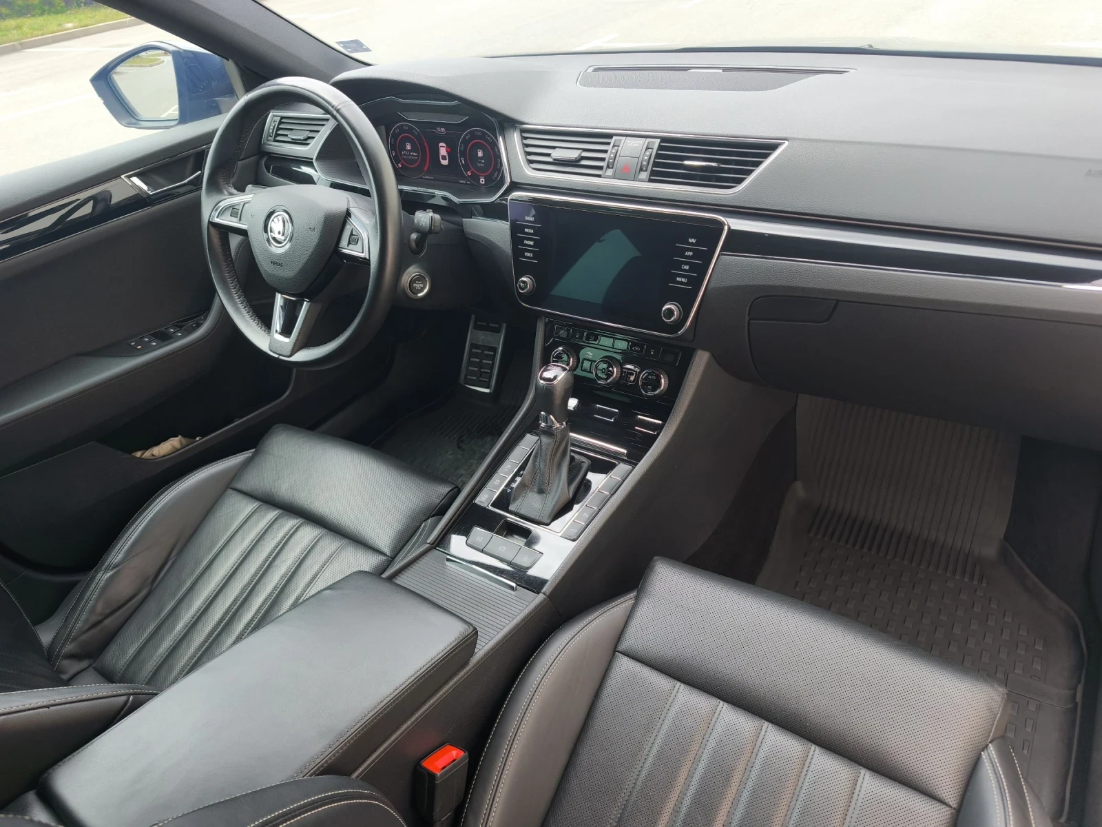Skoda Superb 190kc 4X4 L&K Full, снимка 8 - Автомобили и джипове - 55512974