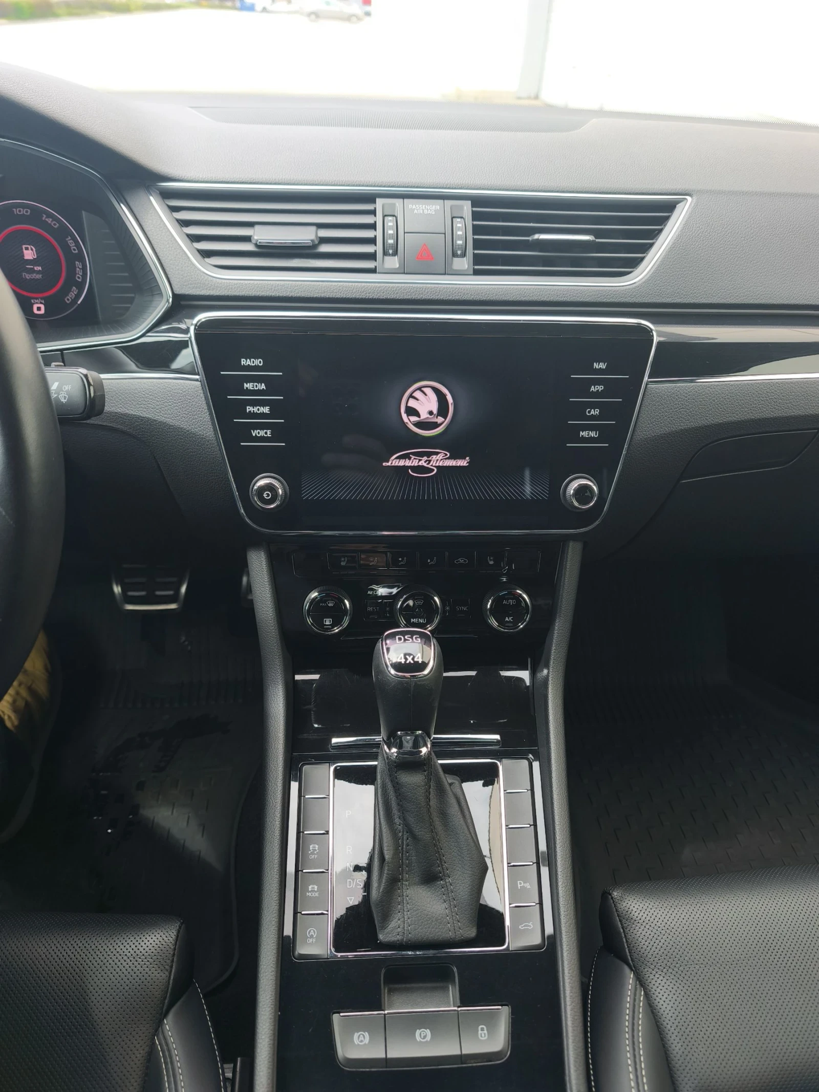 Skoda Superb 190kc 4X4 L&K Full, снимка 9 - Автомобили и джипове - 55512974