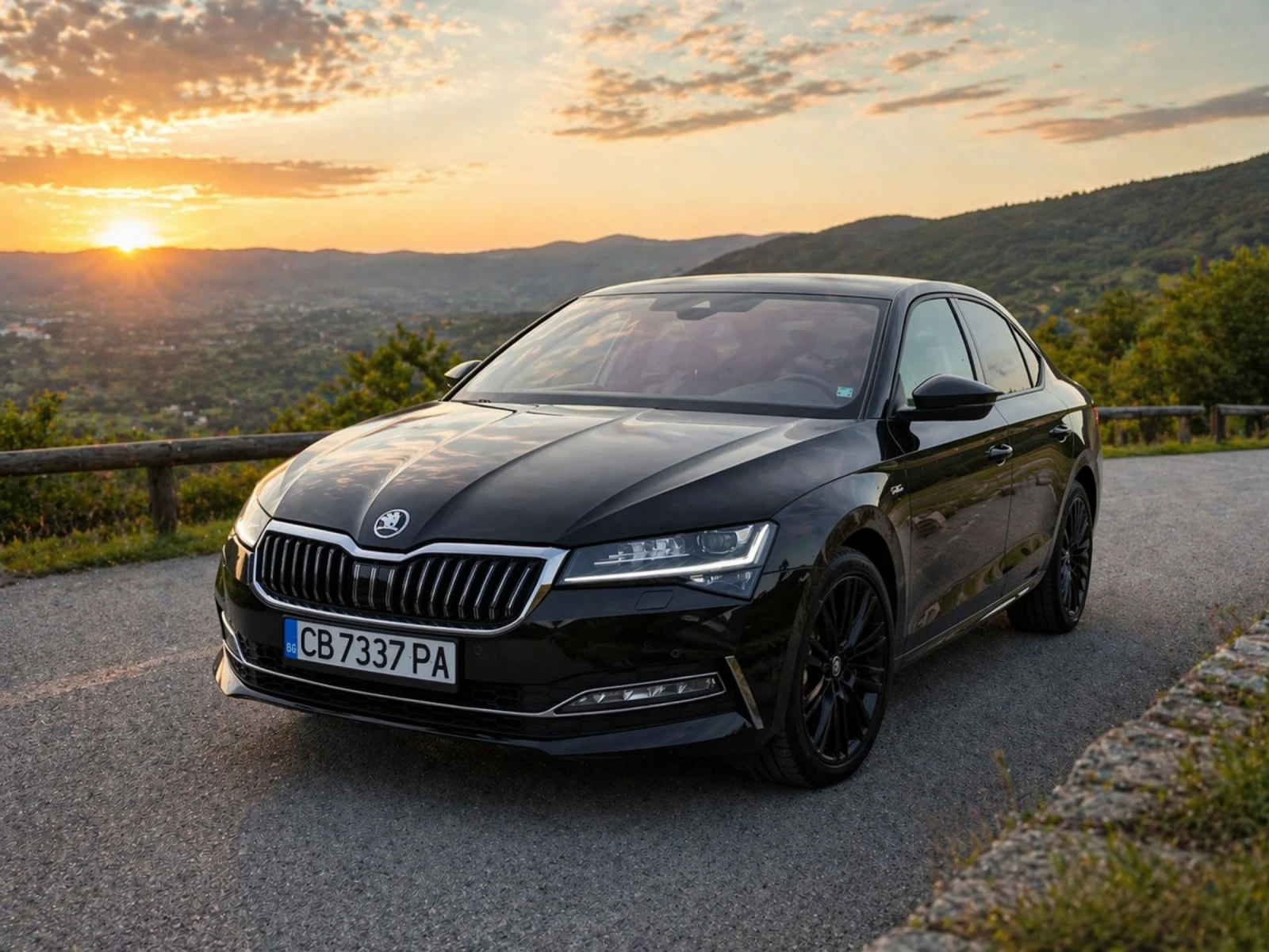 Skoda Superb 190kc 4X4 L&K Full, снимка 2 - Автомобили и джипове - 55512974