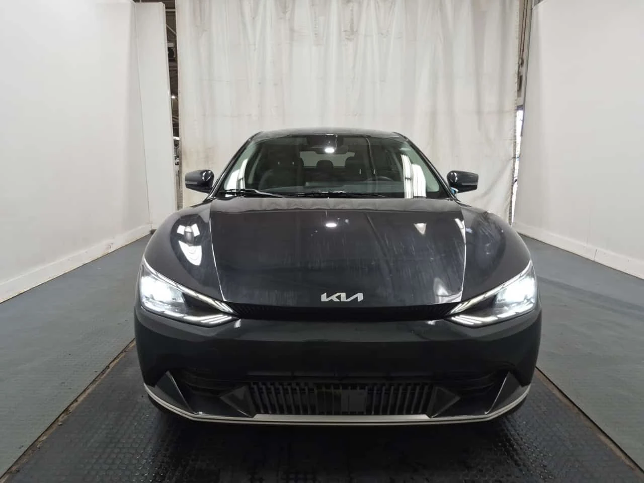Kia EV6 * Land AWD * CARFAX * БЕЗ ПЪРВОНАЧАЛНА ВНОСКА, снимка 6 - Автомобили и джипове - 55538680