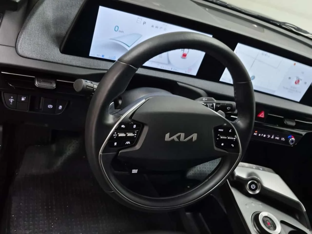 Kia EV6 * Land AWD * CARFAX * БЕЗ ПЪРВОНАЧАЛНА ВНОСКА, снимка 9 - Автомобили и джипове - 55538680
