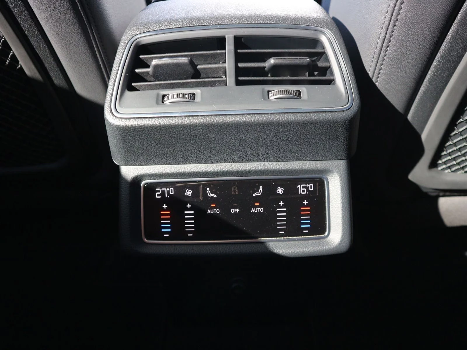 Audi Quattro SPORTBAC/55/408HP/360/SLINE/HUD/ACC/925z | Mobile.bg � ����������� 14