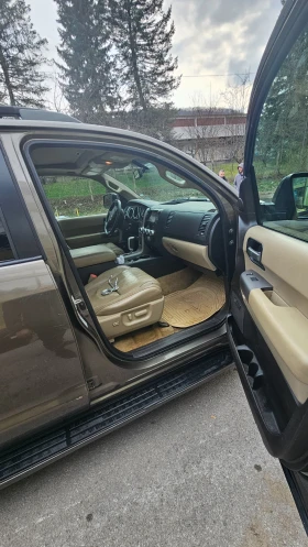 Toyota Sequoia - 8000 € / 15646.64 лв. - 37203199 7