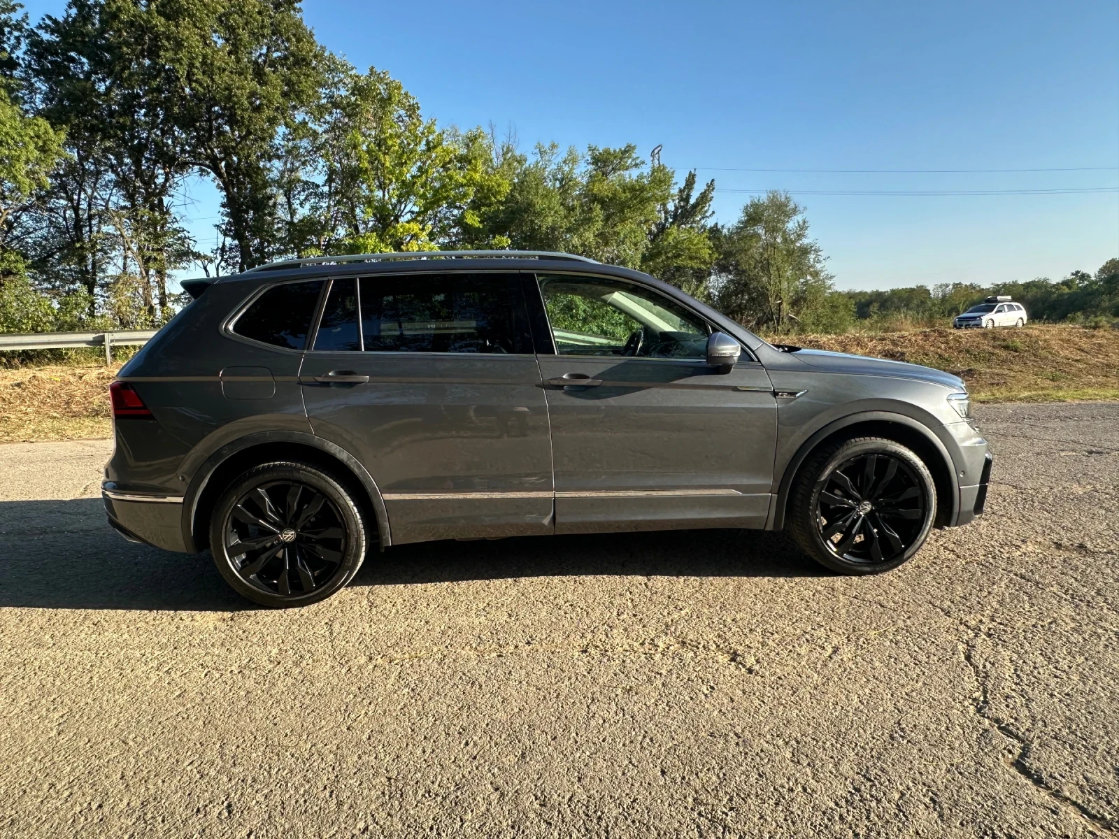 VW Tiguan Allspace R-Line - изображение 4