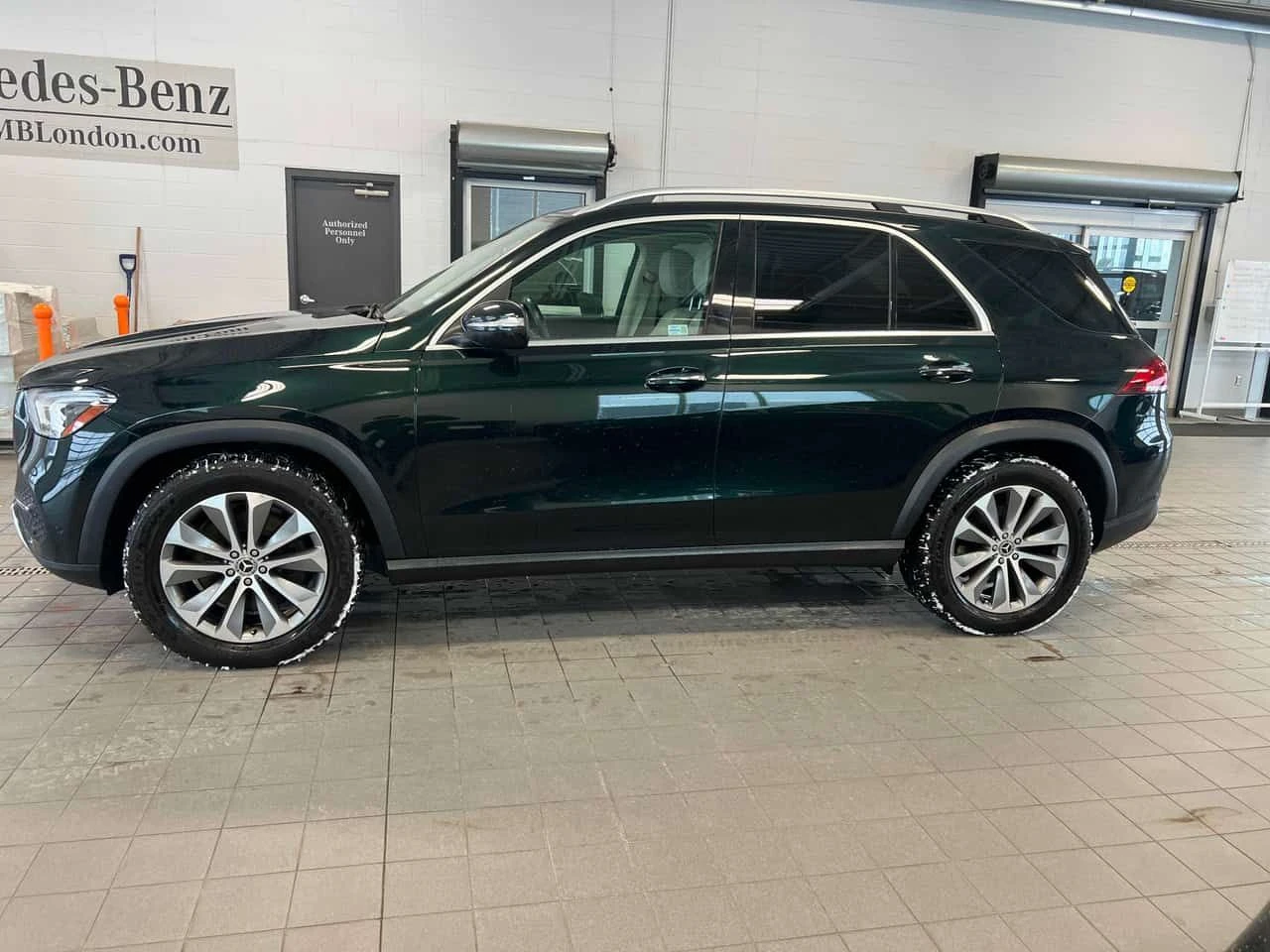 Mercedes-Benz GLE 400 CARFAX/ДИСТРОНИК/360 КАМЕРИ/ПАНОРАМА/BURMESTER - изображение 3