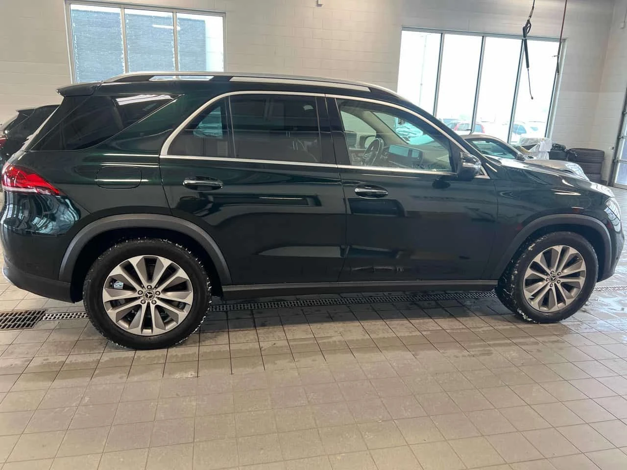 Mercedes-Benz GLE 400 CARFAX/ДИСТРОНИК/360 КАМЕРИ/ПАНОРАМА/BURMESTER - изображение 4