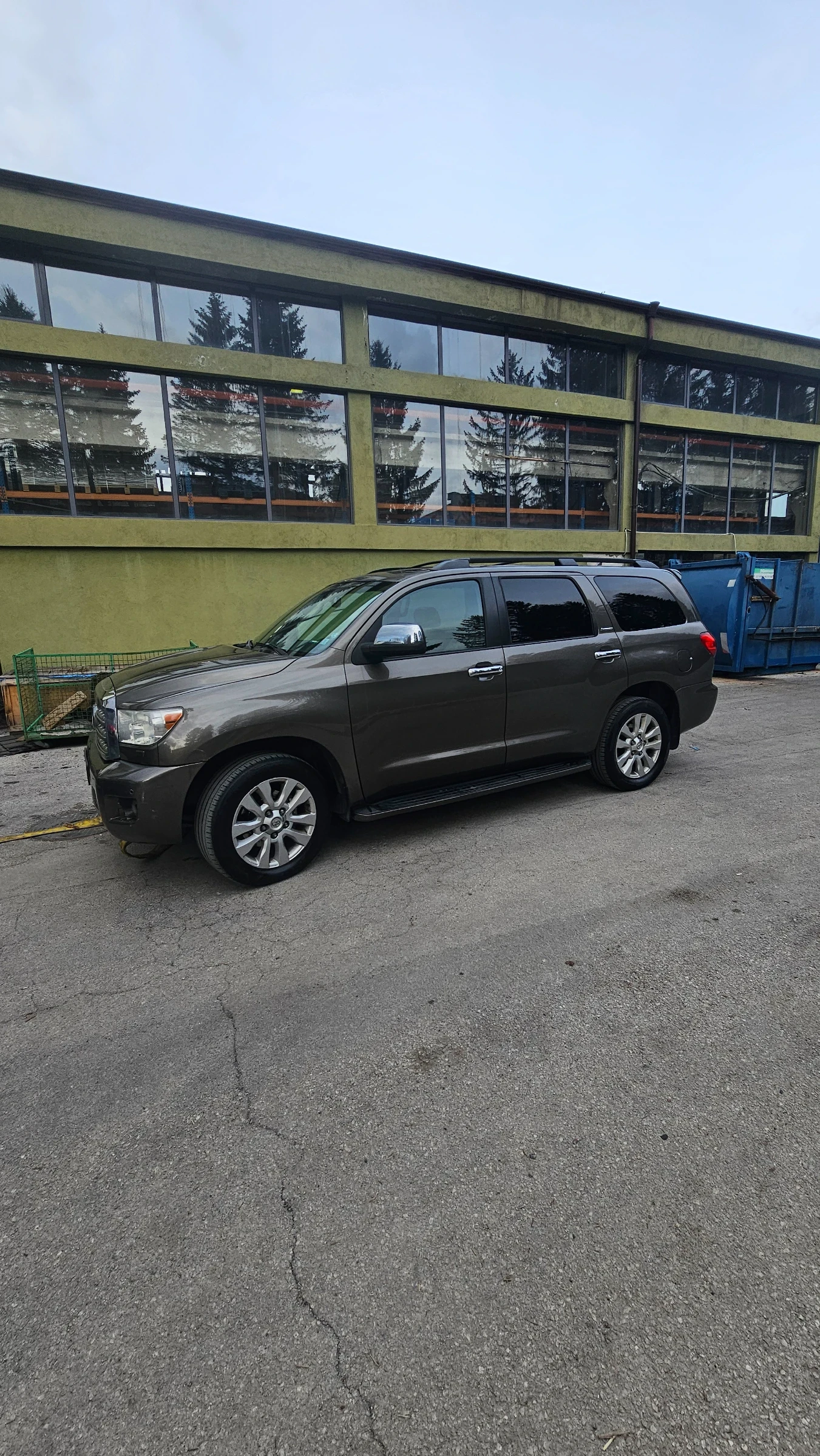 Toyota Sequoia, снимка 2 - Автомобили и джипове - 53927527