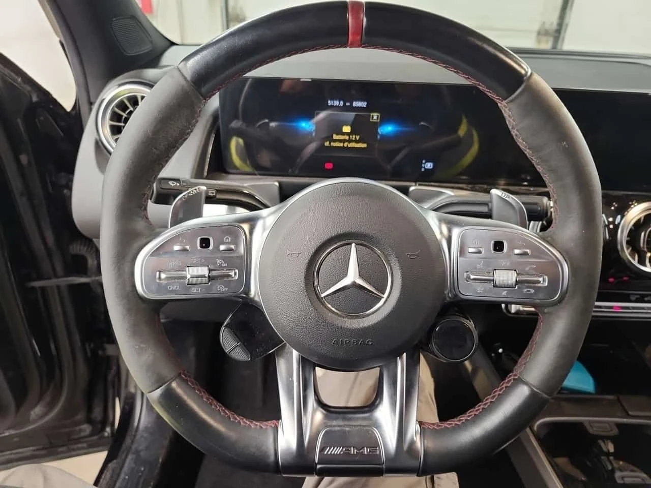 Mercedes-Benz GLB35AMG | ОТ ГЛАВНО ПРЕДСТАВИТЕЛСТВО| DISTR| 360| PANO, снимка 12 - Автомобили и джипове - 54460271