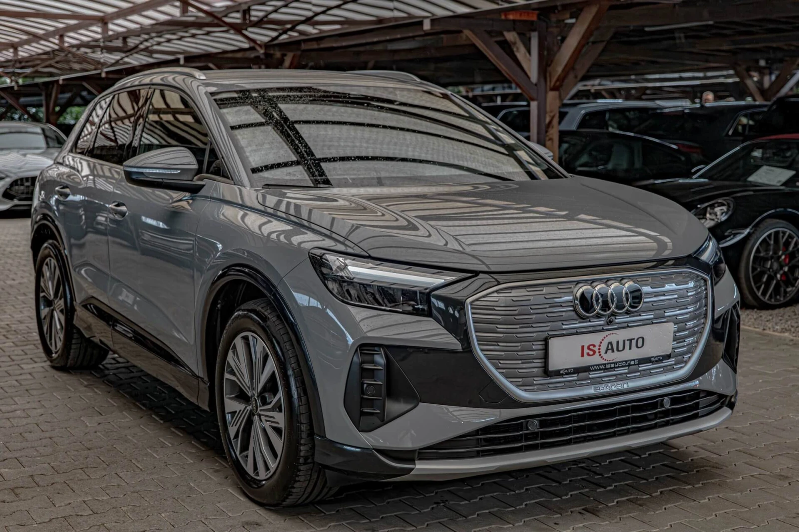 Audi Q4 35/E-Tron/Distronic/Lane Assist/Pre Sense/Isofix/E, снимка 2 - Автомобили и джипове - 55140714