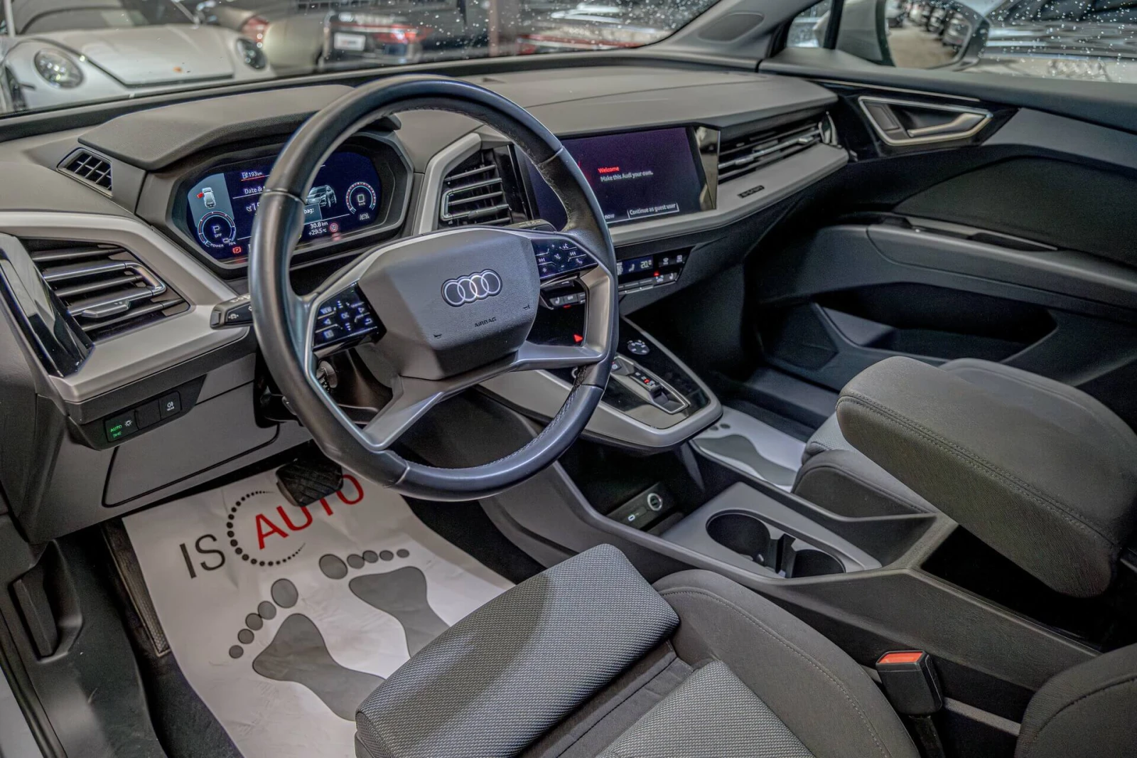 Audi Q4 35/E-Tron/Distronic/Lane Assist/Pre Sense/Isofix/E, снимка 7 - Автомобили и джипове - 55140714