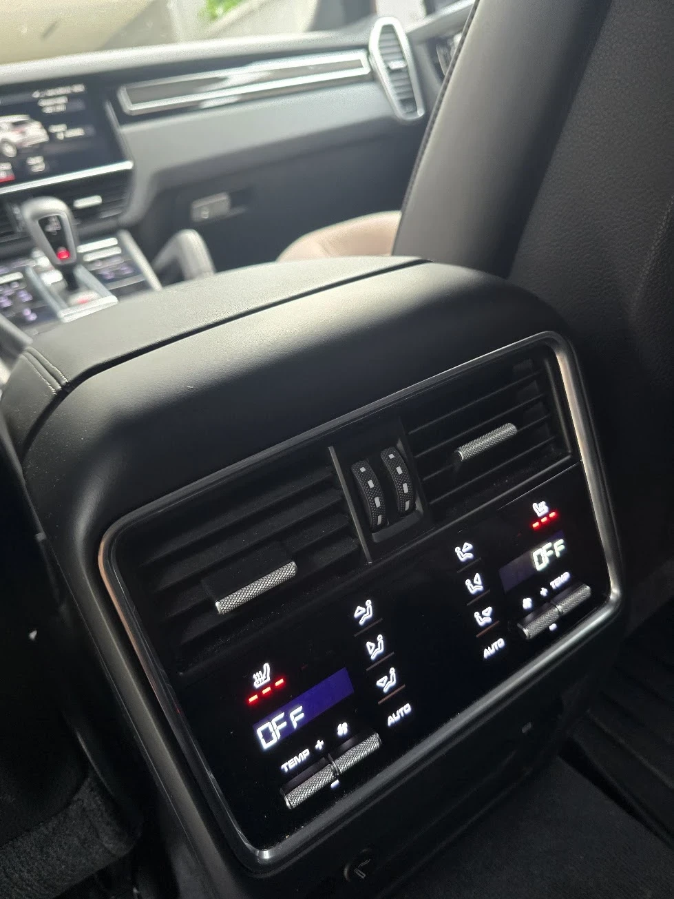 Porsche Cayenne Turbo * Carbon * SportChrono * Лизинг, снимка 13 - Автомобили и джипове - 55331081