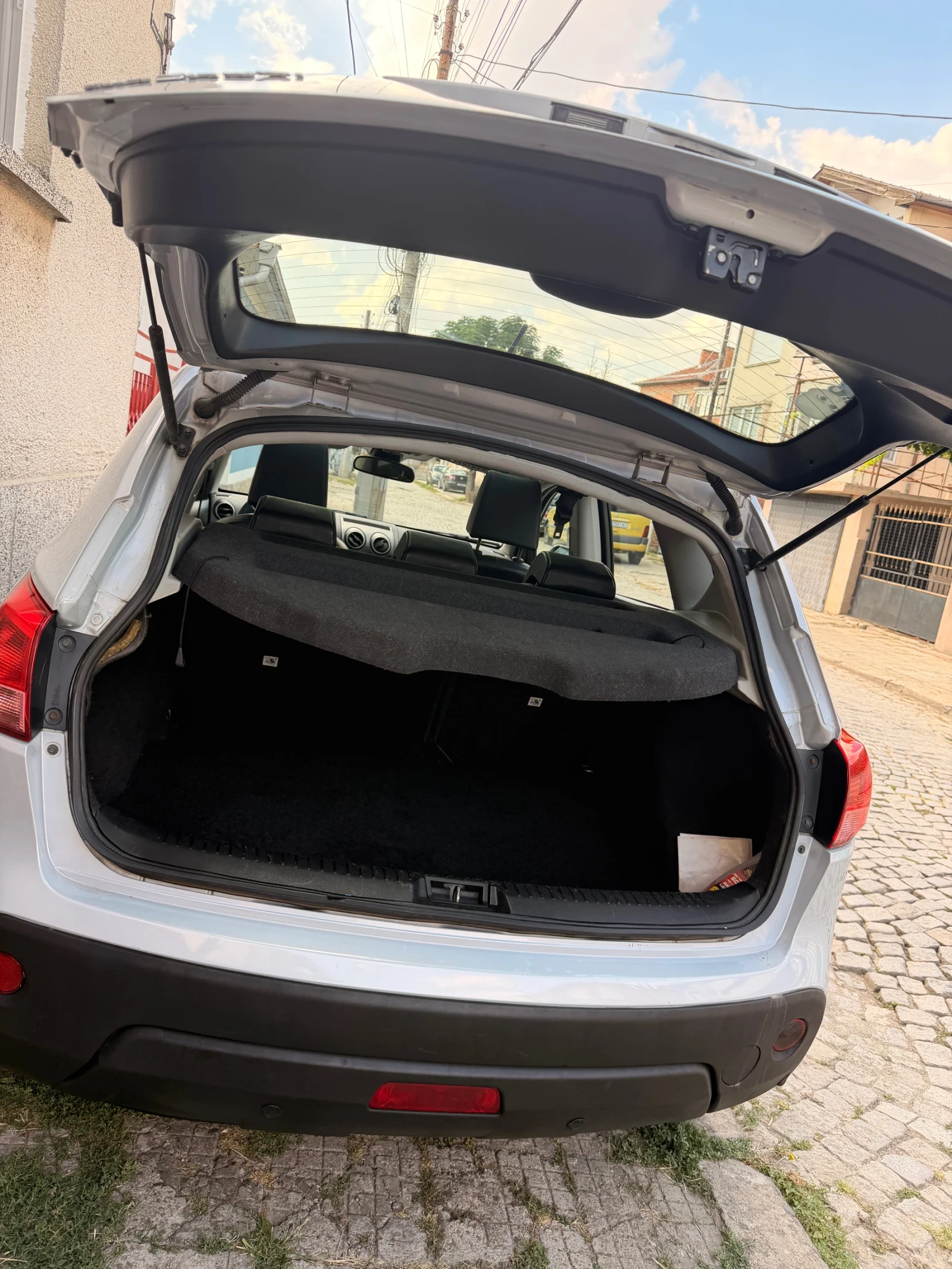 Nissan Qashqai, снимка 8 - Автомобили и джипове - 56285549