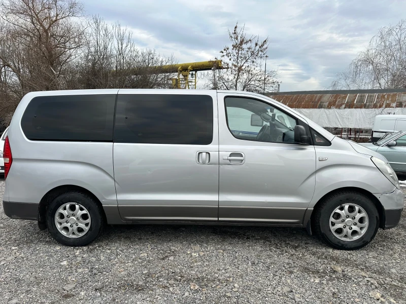 Hyundai H1 7+ 1, снимка 1 - Бусове и автобуси - 48803454