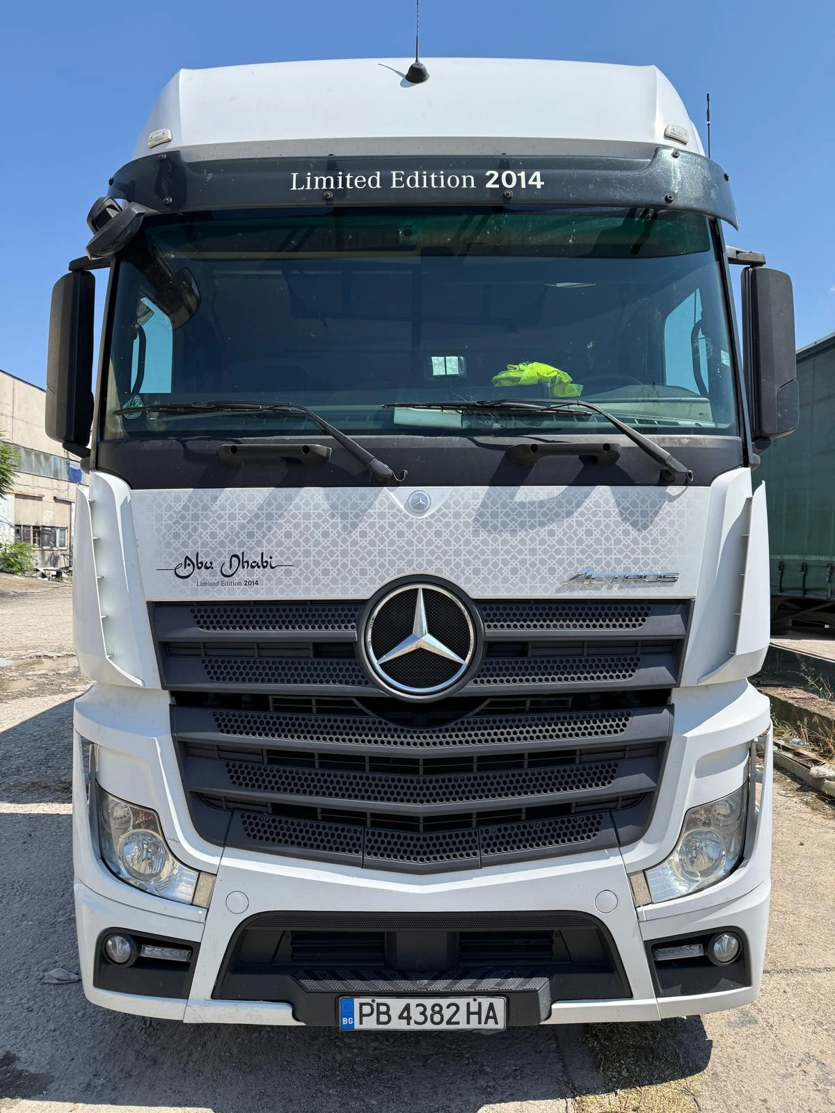 Mercedes-Benz Actros 1848 (възможна композиция)